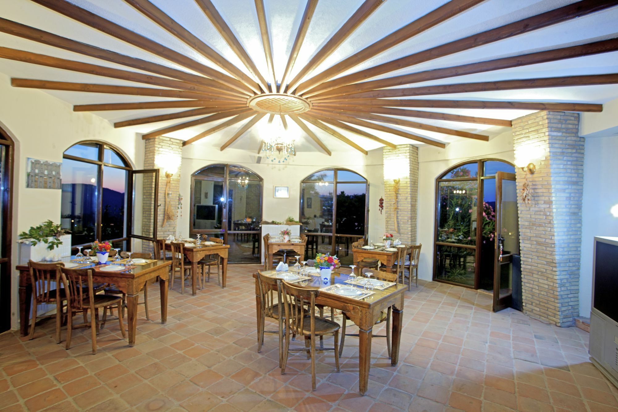 Efes Butik Otel Kirazli (Aegean) מראה חיצוני תמונה